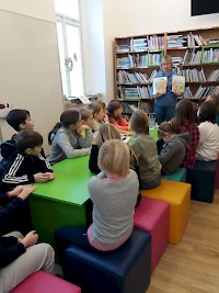 Žáci 3.B v knihovně