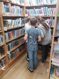 Žáci 3.B v knihovně