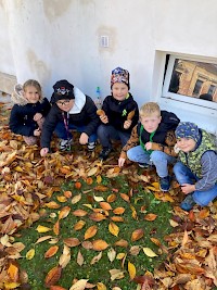 Podzimní mandaly z listí