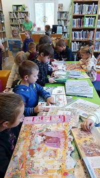 Prvňáci v knihovně