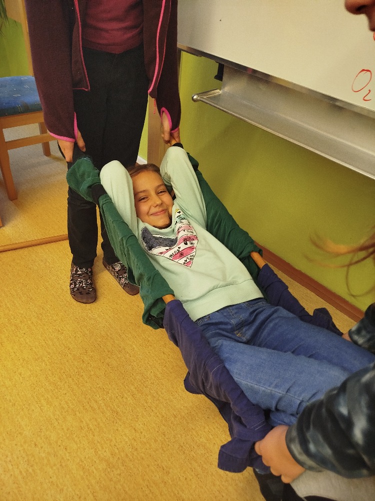 Přenášíme raněné