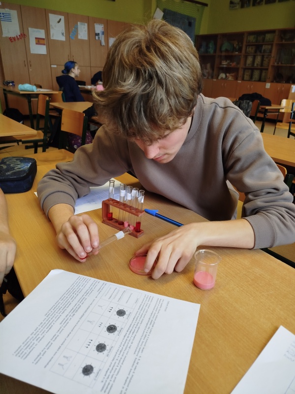 Objevujeme tajemství krevních skupin