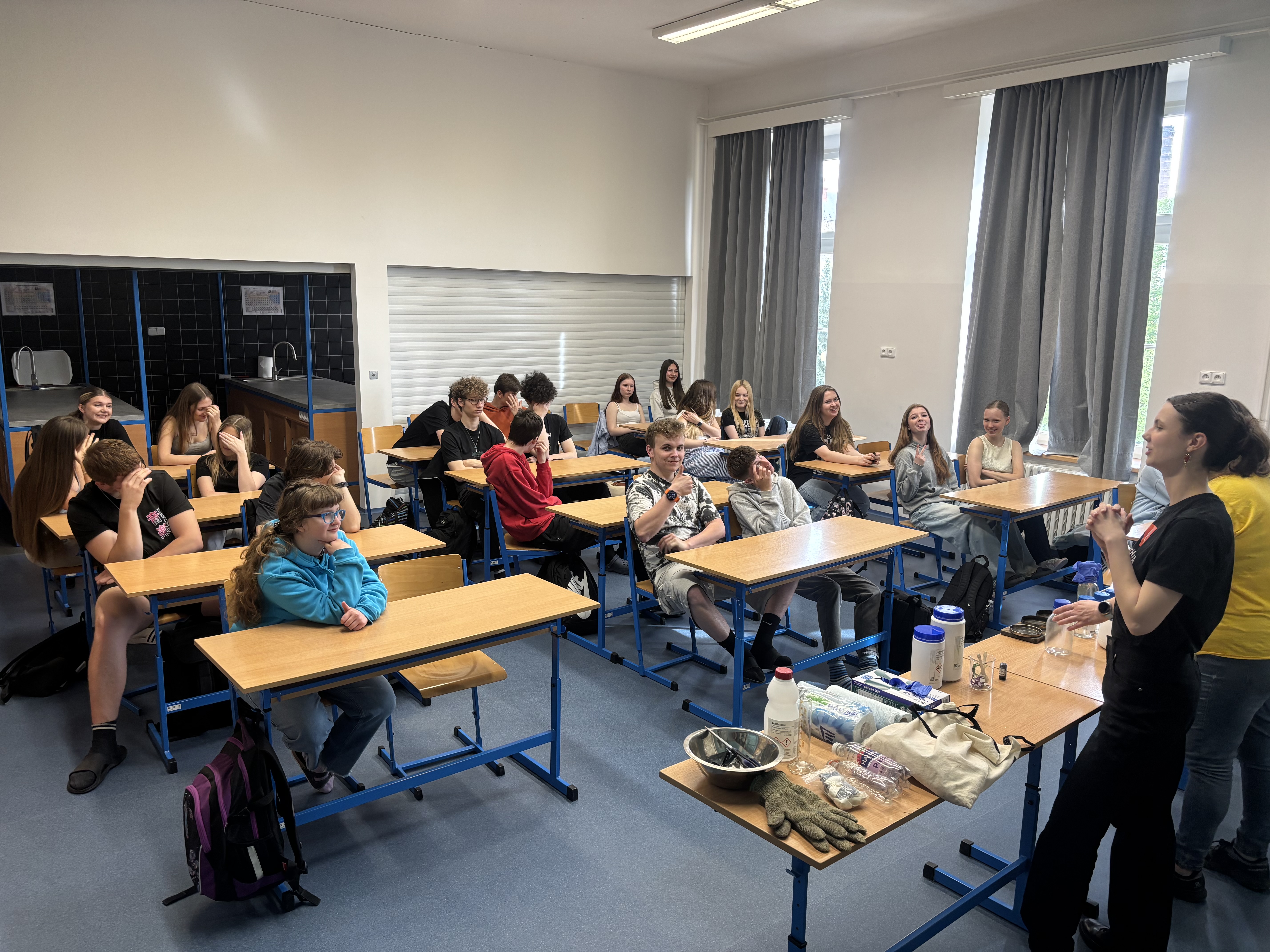 Chemie jako zážitek aneb Přírodovědná učebna jako laboratoř plná kouzel