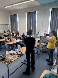 Chemie jako zážitek aneb Přírodovědná učebna jako laboratoř plná kouzel