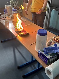 Chemie jako zážitek aneb Přírodovědná učebna jako laboratoř plná kouzel